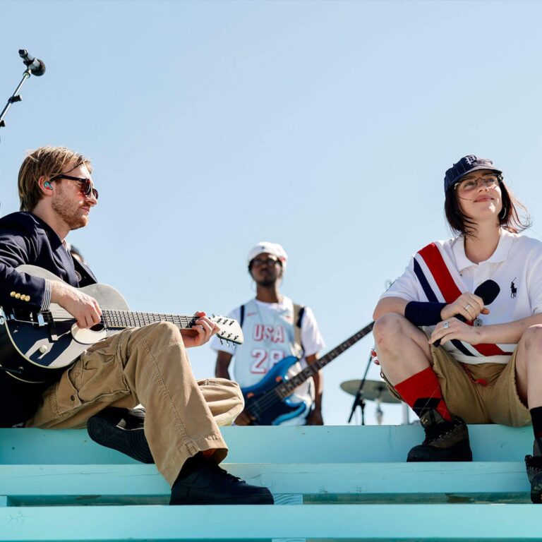 Music Promotion Agency VS DIY Promotion: Which Is Better?